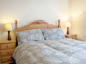 3 chambres, fer et planche à repasser, Wi-Fi, draps fournis