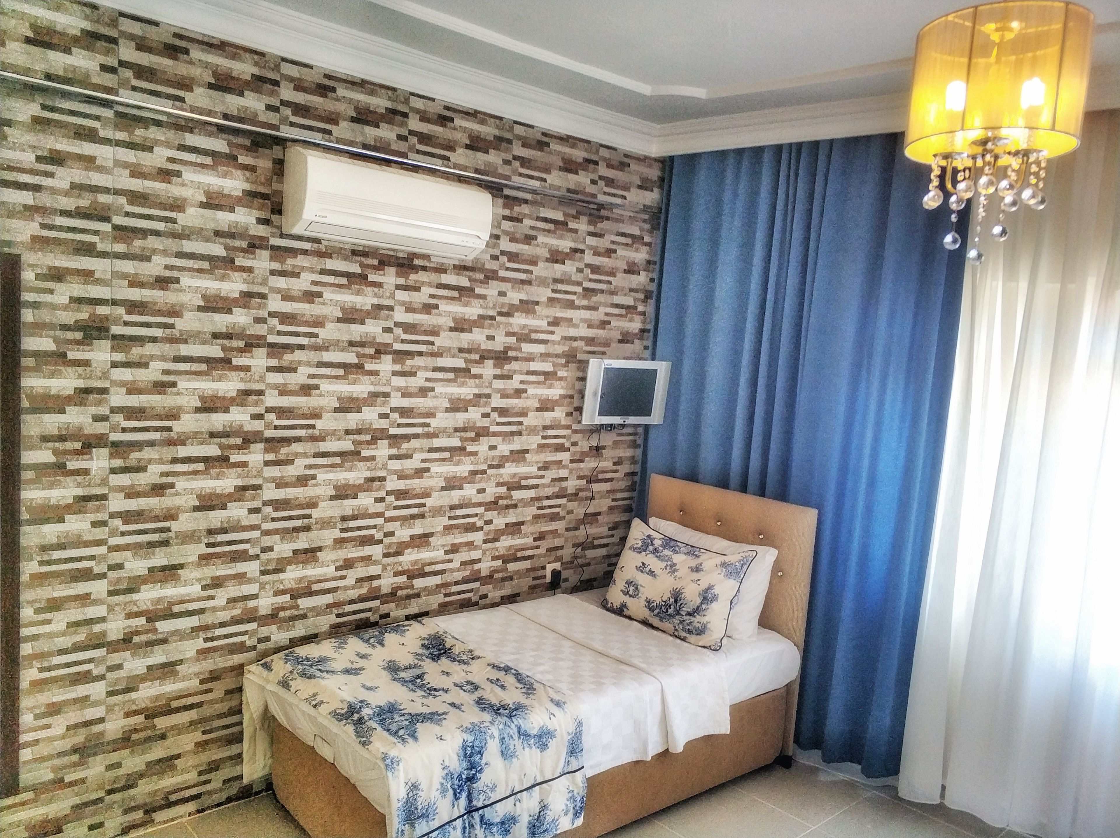 triple room | desk, iron/ironing board, free cots/infant beds, free wifi