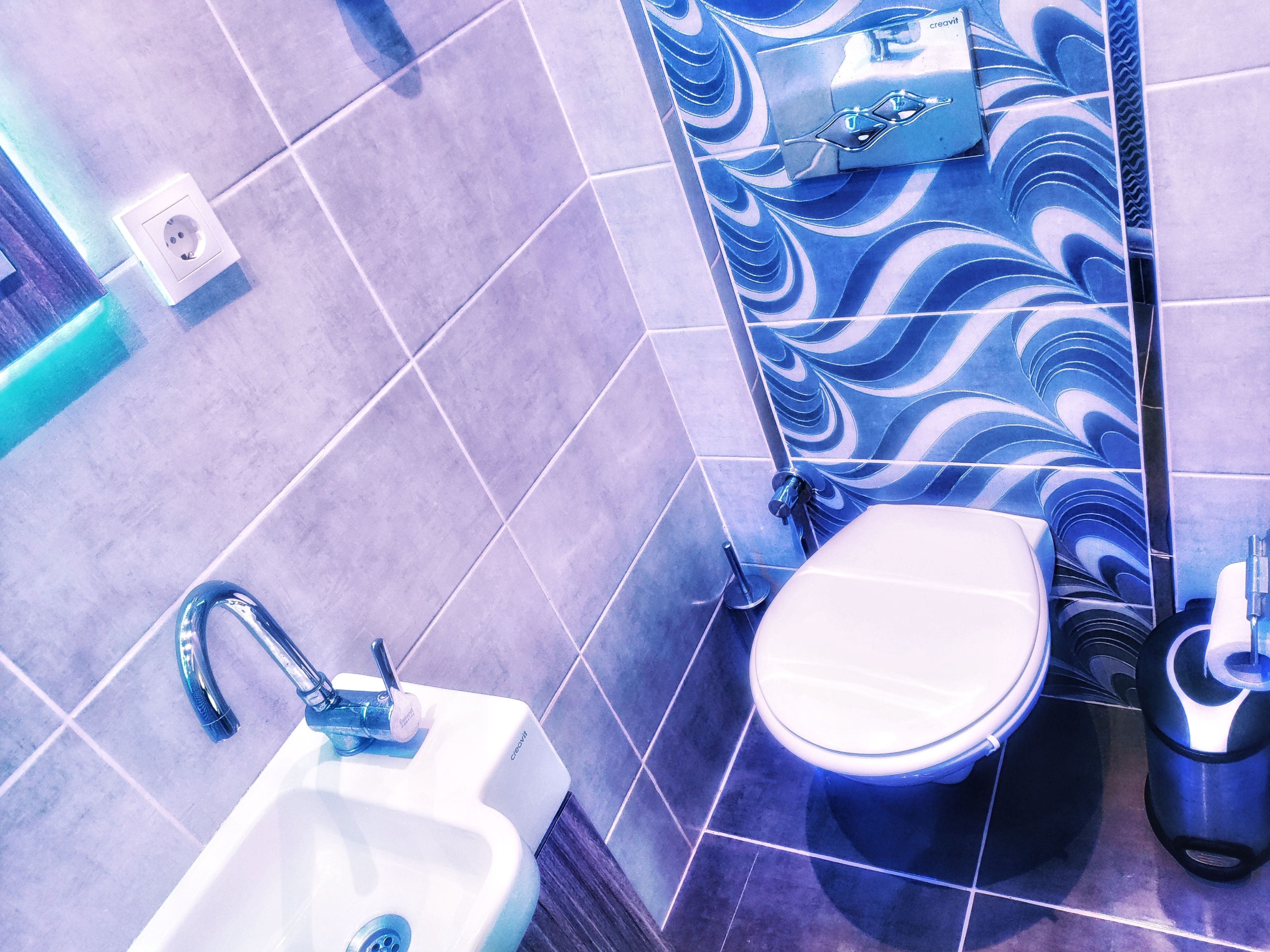 suite | bathroom sink