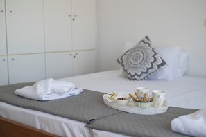 3 bedrooms, soundproofing, iron/ironing board, free cots/infant beds