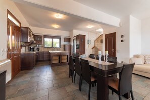 Flat-screen TV, fireplace - Villa Del Nonno (Rhodes)