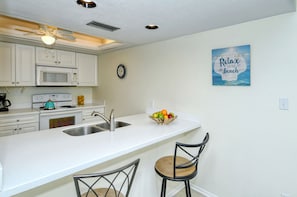 Private kitchen - House Of The Sun #302GS (Sarasota)