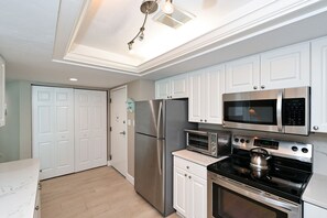 Private kitchen - House Of The Sun #308GV (Sarasota)