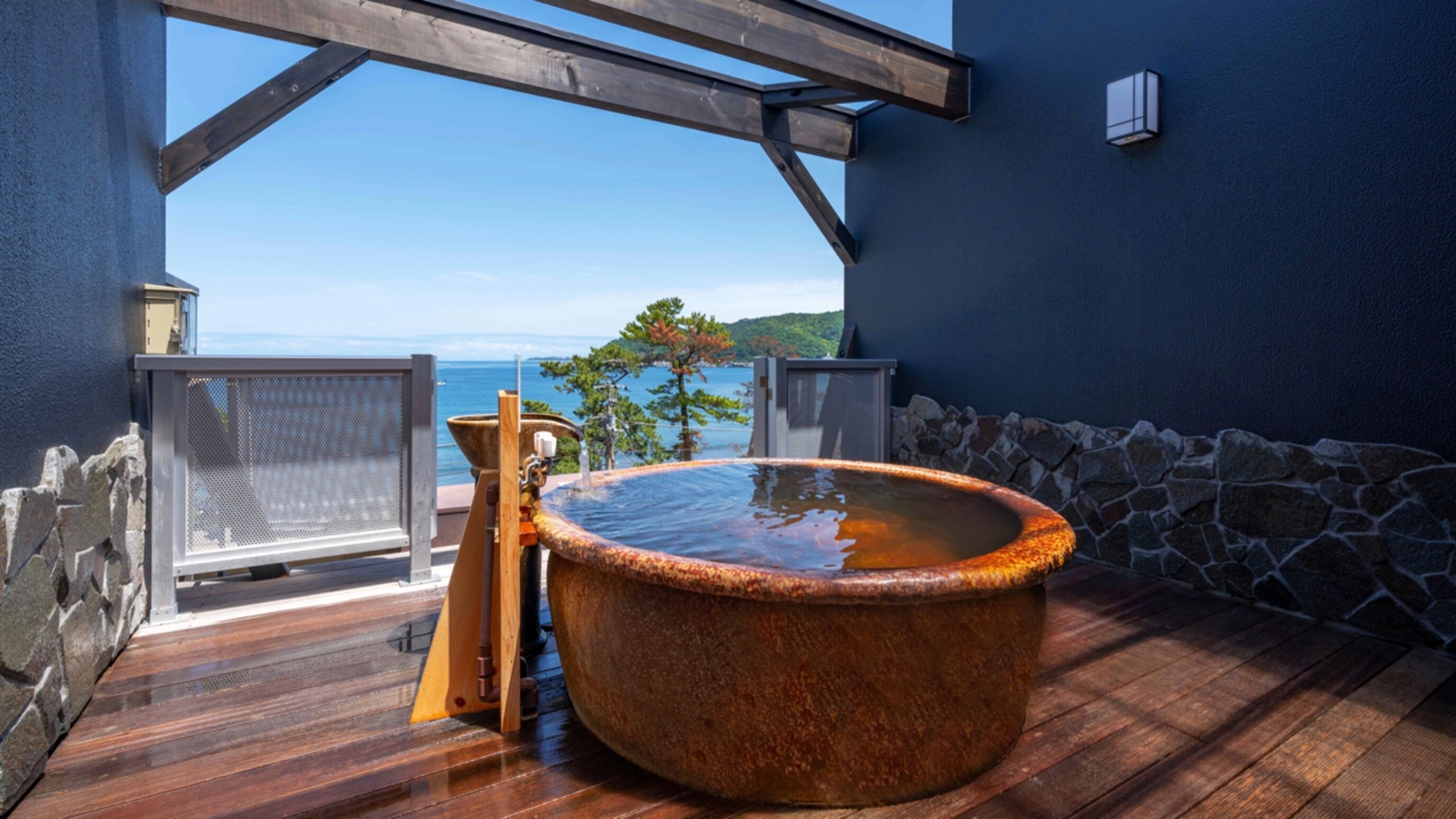 Bain à remous extérieur