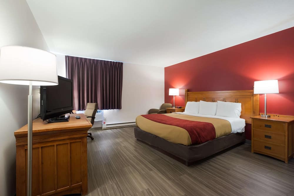 Econo Lodge Inn & Suites Escanaba North