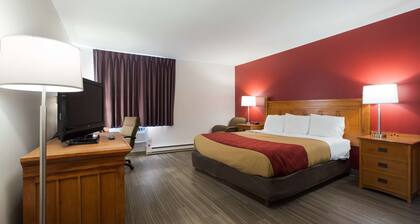 Econo Lodge Inn & Suites Escanaba North