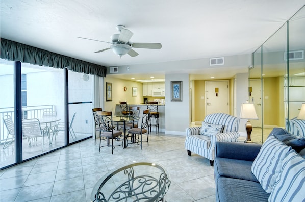 Living area - House Of The Sun #307GV (Sarasota)