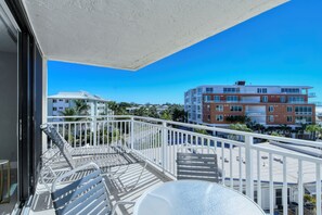 Property grounds - Gulf View Condo with On-site Management - 411 (Sarasota)