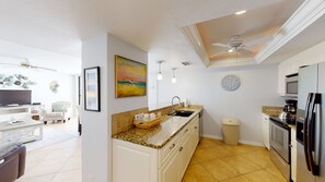 Private kitchen - House Of The Sun #305GS (Sarasota)