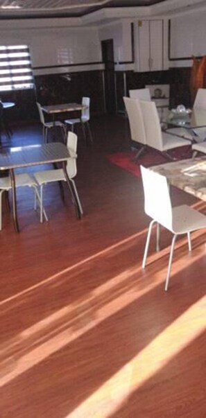 Desayuno buffet (ZAR 150 por persona)