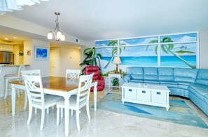 Living area - House Of The Sun #301GS (Sarasota)