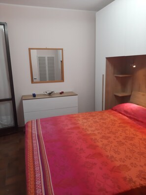 1 Schlafzimmer, Bügeleisen/Bügelbrett, Bettwäsche