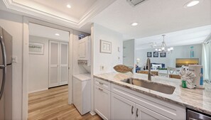 Private kitchen - House Of The Sun #303GS (Sarasota)