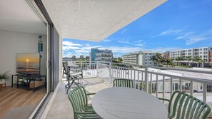 Outdoor dining - House Of The Sun #303GS (Sarasota)