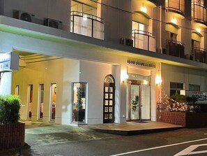 Exterior detail - Obama Onsen Obama Business Hotel (Unzen)