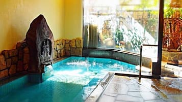 Indoor spa tub