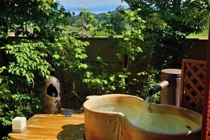 Bathtub spa outdoor