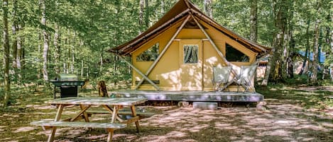 Comfort Tent, Multiple Beds