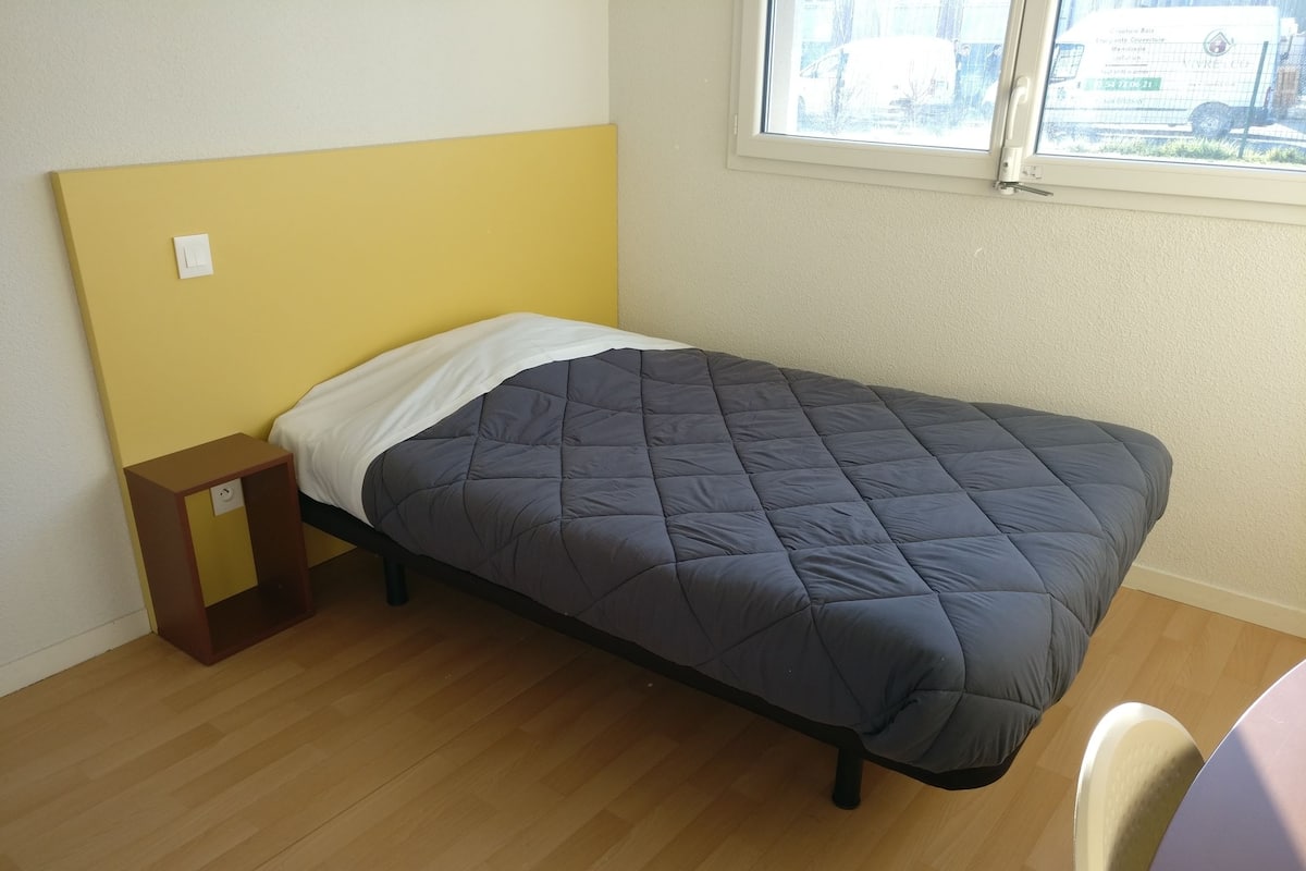 Single Room | 1 bedroom, soundproofing, free WiFi, bed sheets