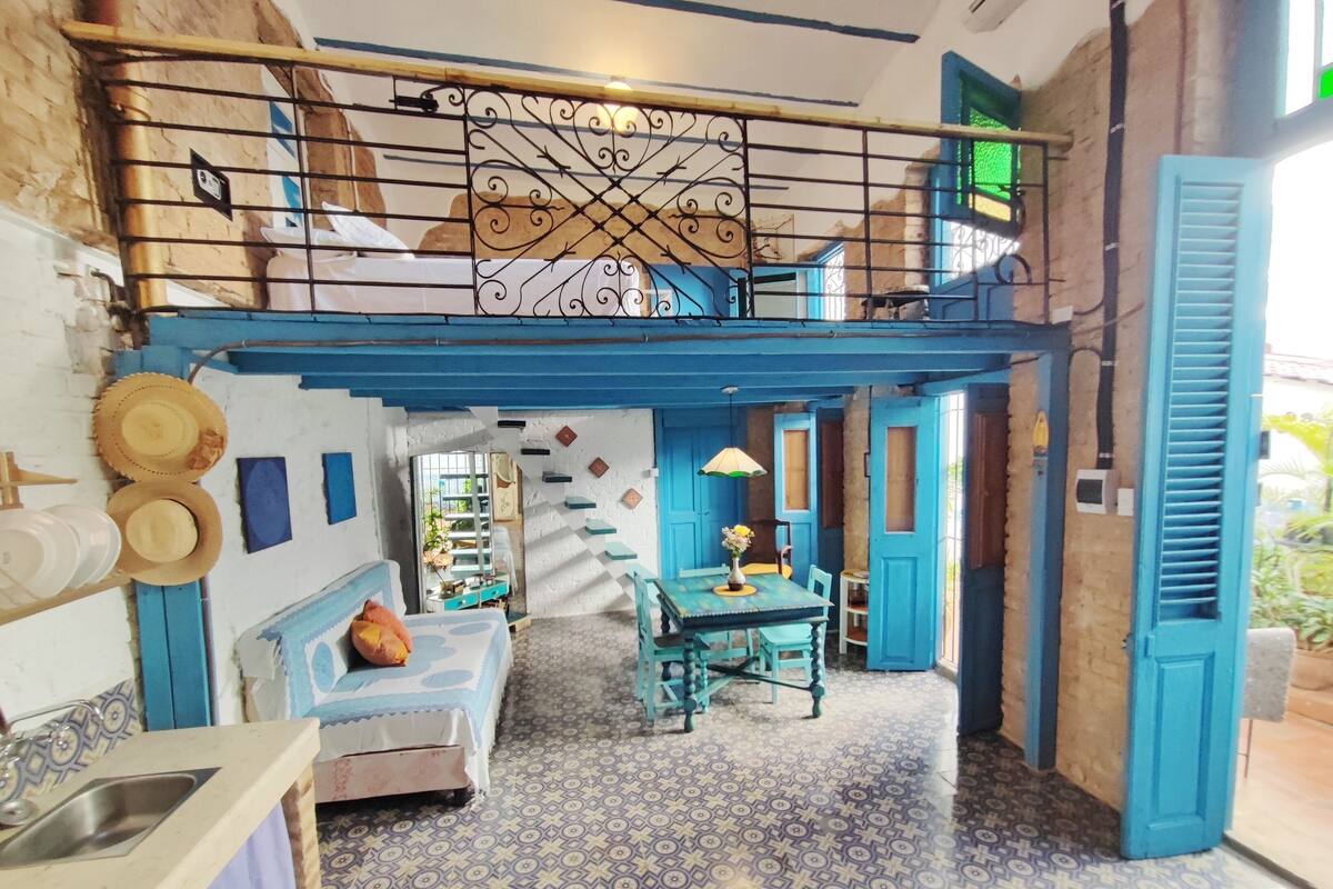 Exclusive-Loft, 1 Schlafzimmer, Blick auf den Innenhof | Wohnbereich