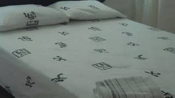 Family House, Bay View | Blackout curtains, bed sheets