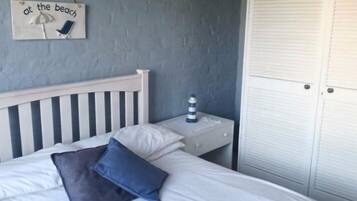 Family Apartment, 3 Bedrooms | 3 bedrooms, premium bedding, desk, free WiFi