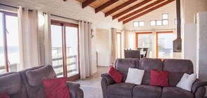 Televisión LED, chimenea