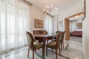 تناول الطعام