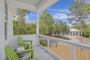 Terrace/patio - Neighborhood beach access/w 6 seater golf cart & private pool (Santa Rosa Beach)