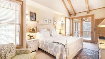 4 slaapkamers, een strijkplank/strijkijzer, internet, beddengoed