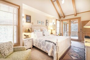 4 bedrooms, iron/ironing board, Internet, bed sheets