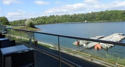 Visit Wales 4 Star, rural bungalow - Sauna, jacuzzi, play area and Free Wi-fi