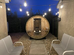 Terrace/patio - Visit Wales 4 Star, rural bungalow - Sauna, jacuzzi, play area and Free Wi-fi  (Pontypool near Usk, Panteg)