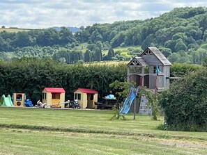 Children's area - Visit Wales 4 Star, rural bungalow - Sauna, jacuzzi, play area and Free Wi-fi  (Pontypool near Usk, Panteg)