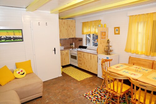 NIA Chalet, completly renovated wooden Chalet for up to 6 people