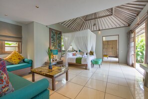 3 bedrooms, internet - Seminyak Stylish & Modern 3 Bed Villa (Seminyak)