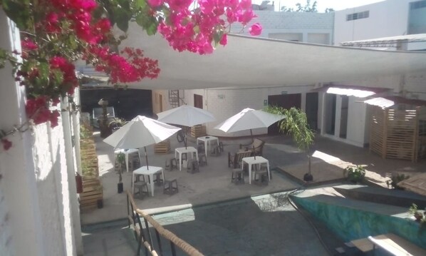 Indoor pool - Planet.OM (Ica)