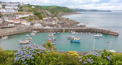 Orchards Apartment - 1 bedroom apartment with parking and garden