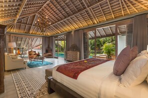 4 bedrooms, internet - Walking Distance to Berawa Beach! (Canggu)