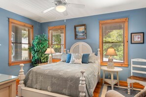5 bedrooms, iron/ironing board, WiFi, bed sheets