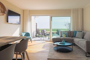 Fernseher, Kamin, Stereoanlage