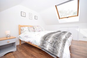 1 bedroom, iron/ironing board, WiFi, bed sheets - The Pines , Woodmancote -  retreat in the countryside close to Emsworth harbourside village (Emsworth)