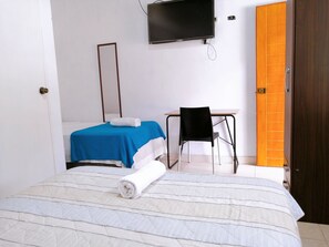 2 bedrooms, desk, WiFi