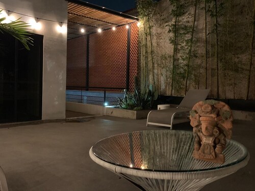 Roma Spot: Best location & sanitized property with private Rooftop!