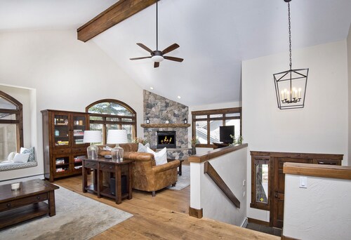 Minutes from Vail Village and Skiing - Quiet Neighborhood - Great Family Home