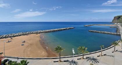 Modernes Madeira-Haus in Calheta, Madeira