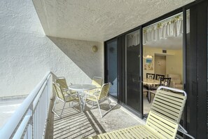 Outdoor dining - House Of The Sun #211GS (Sarasota)