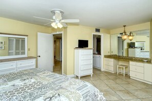 Room - House Of The Sun #211GS (Sarasota)