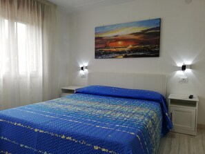 1 chambre, fer et planche à repasser, Wi-Fi, literie fournie