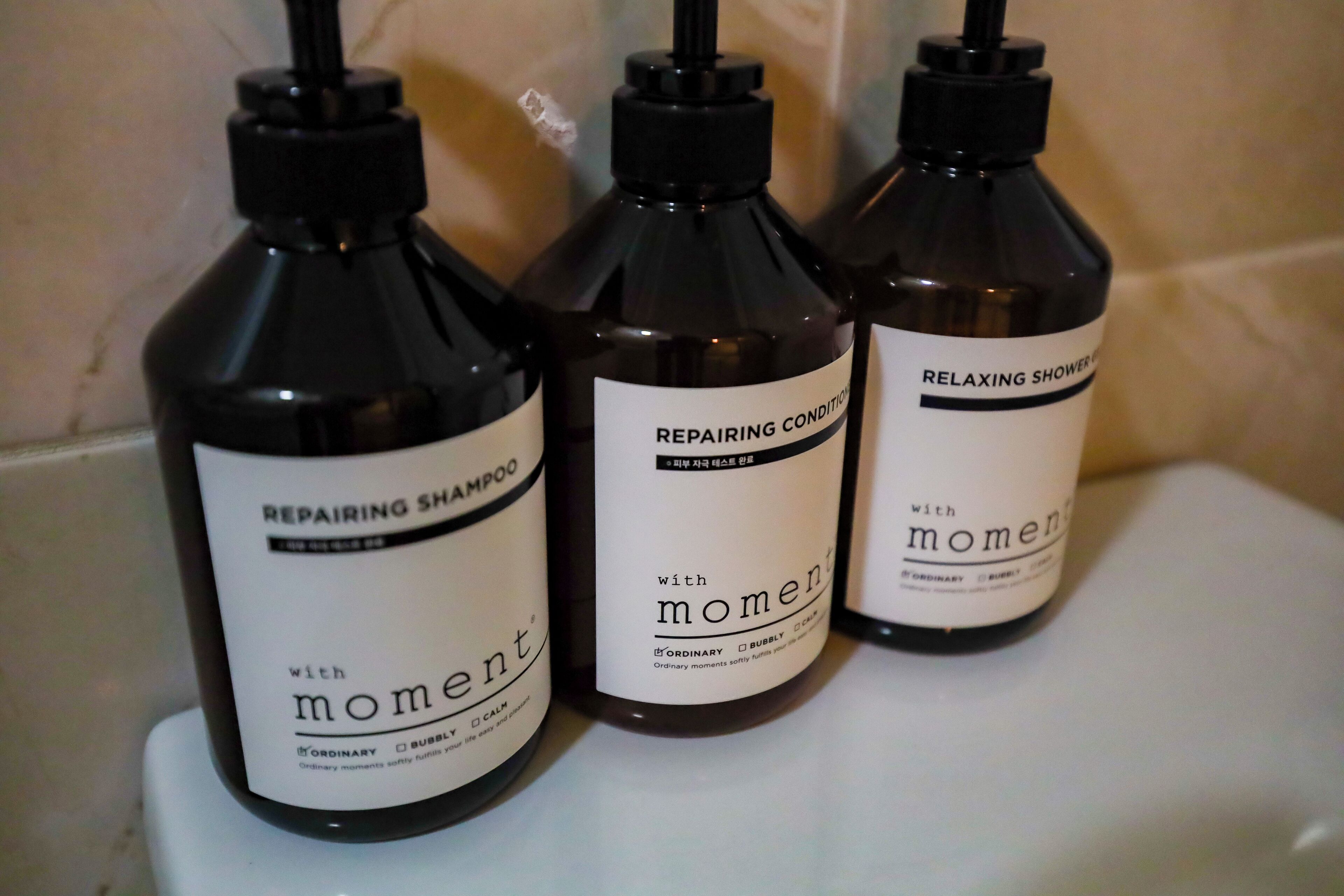 standard double room | bathroom | bathtub, deep-soaking bathtub, free toiletries, hair dryer